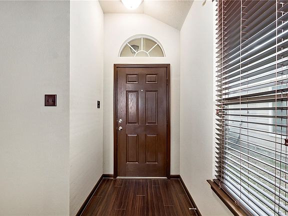4th image of 260 Fieldstone Pl