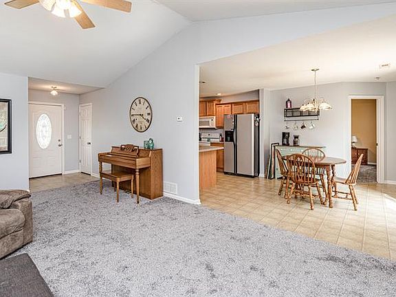 3rd image of 5004 Sandstone Dr