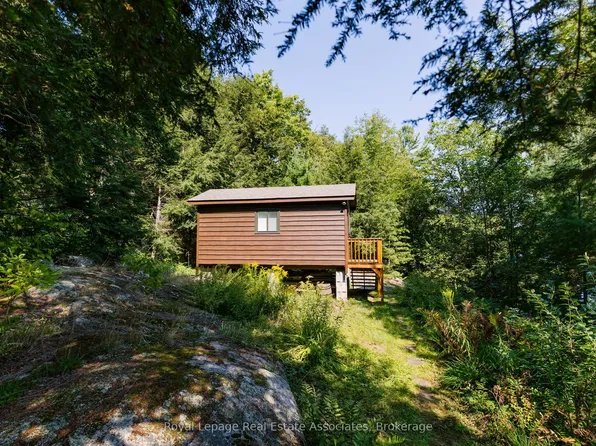 6415 Kennisis Lake Rd, Dysart Et Al, ON K0M 1S0
