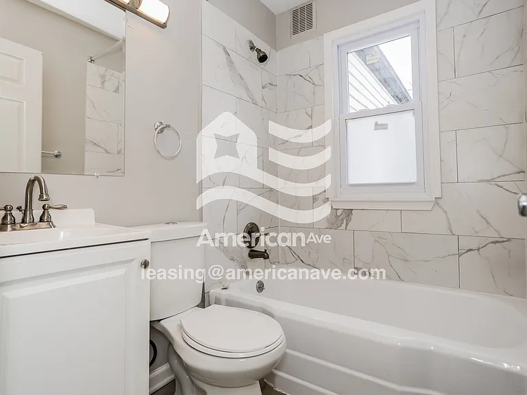 589671_014_bathroom_13664511.jpg