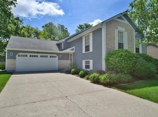 307 Seafarer Dr, Grayslake, IL 60030