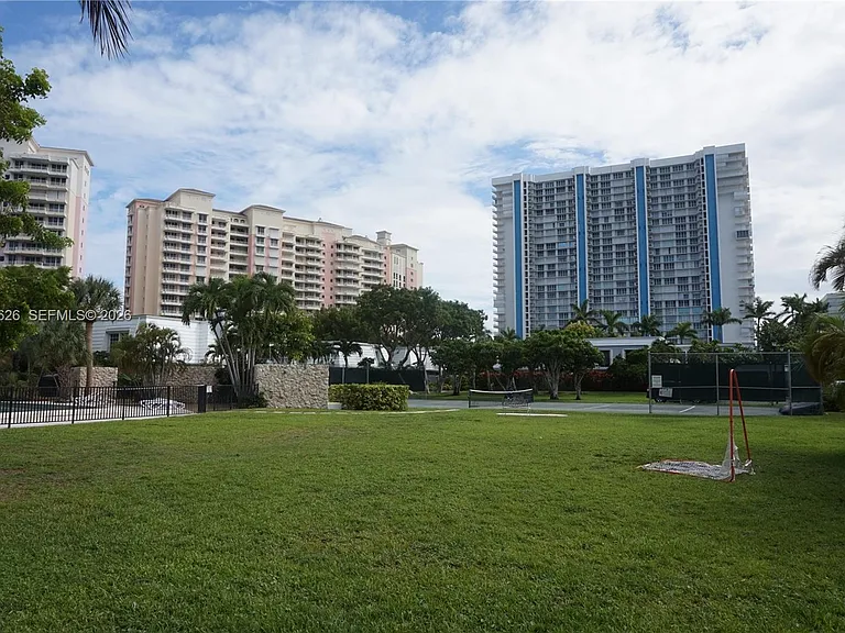 210 Sea View Dr #408 — Photo 27