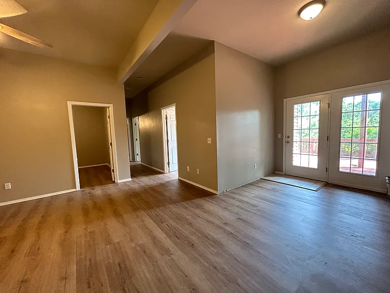 3947 S Timbercreek Ave — Photo 7