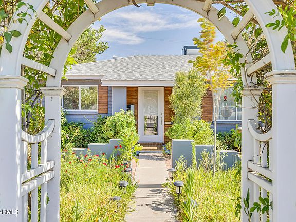 2nd image of 915 E MONTEBELLO Avenue