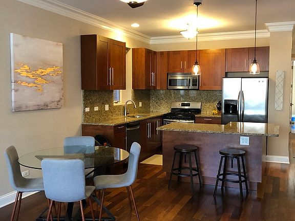 3rd image of 1505 W Cortez St #101