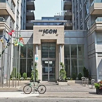 250 Wellington St W #1128 — Photo 1