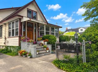 305 Bayville Ave, Bayville, NY 11709