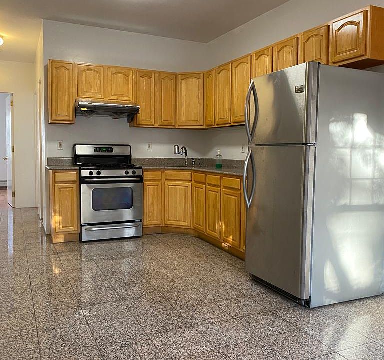 1st image of 3263 92nd St