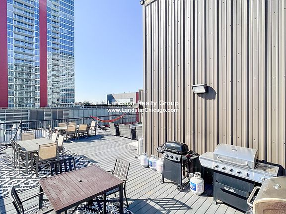 5th image of 125 E 21st St APT 218