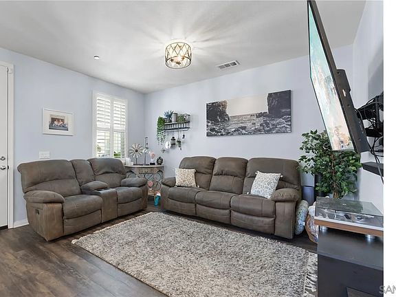 2nd image of 524 Turnstone Ln #524