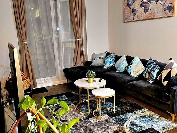 4th image of 55 Duke St W #416