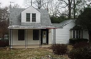 2nd image of 4120 Maple Rd