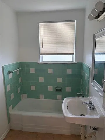 638 Avenue A #F — Photo 5