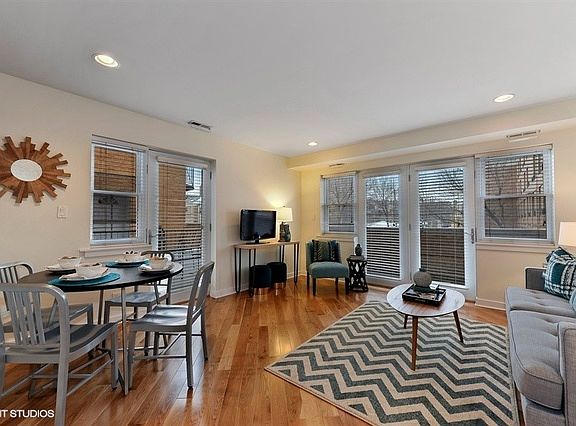2nd image of 2525 W Bryn Mawr Ave APT 204