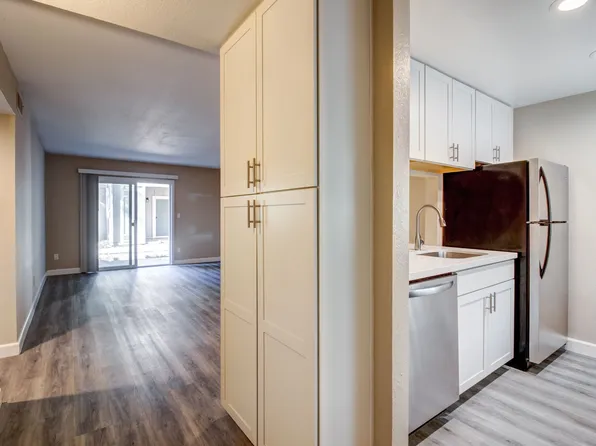 Round Hill Creek Apartments