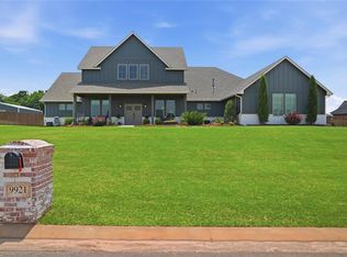 9921 Oakwood Dr, Edmond, OK 73025