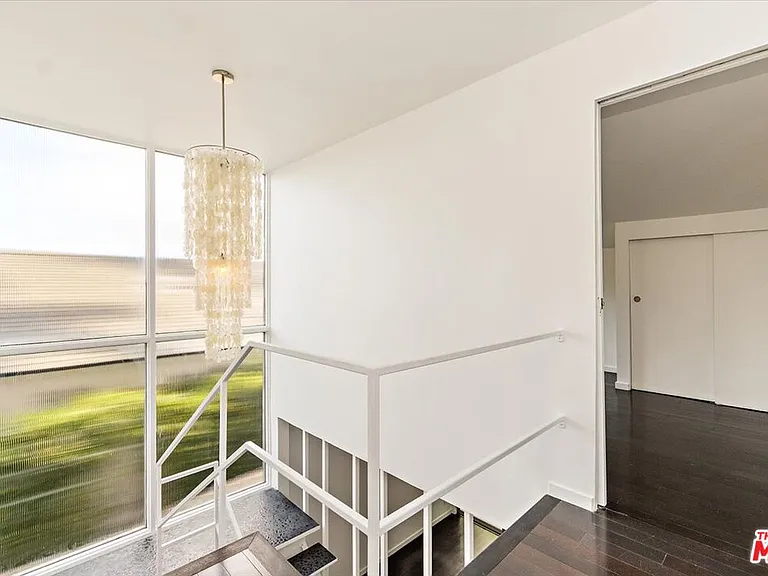 12913 Gilmore Ave — Photo 16