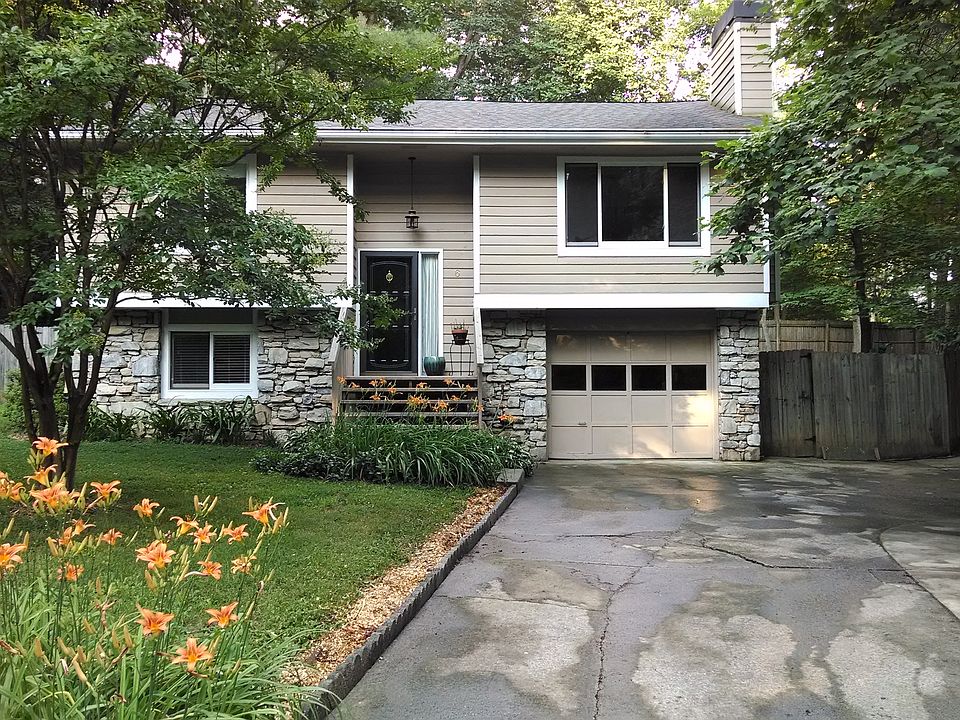 1st image of 6 Redfern Ct
