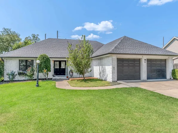8 Crestwood Cv, Cabot, AR 72023