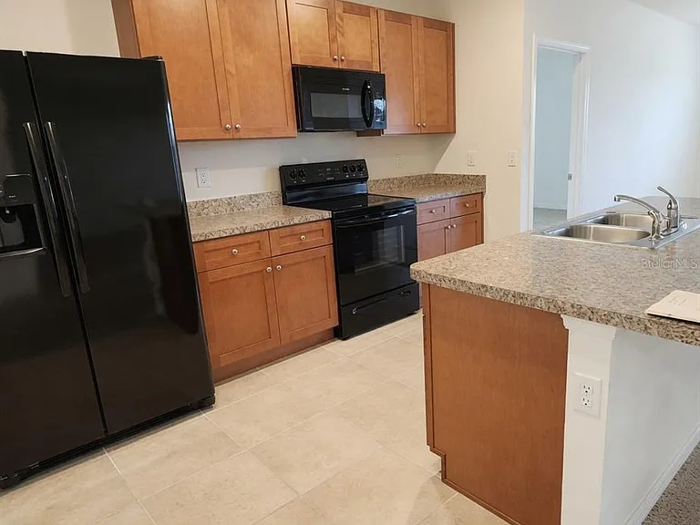 3499 N Vonnegut Point — Photo 4