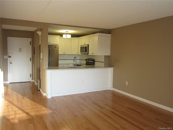 5th image of 50 Columbus Ave APT 413