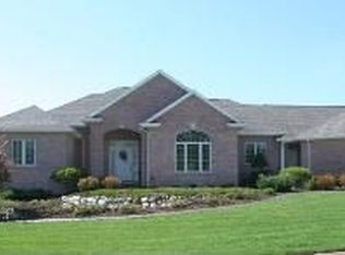 935 Deerwood Ct, Hobart, WI 54155