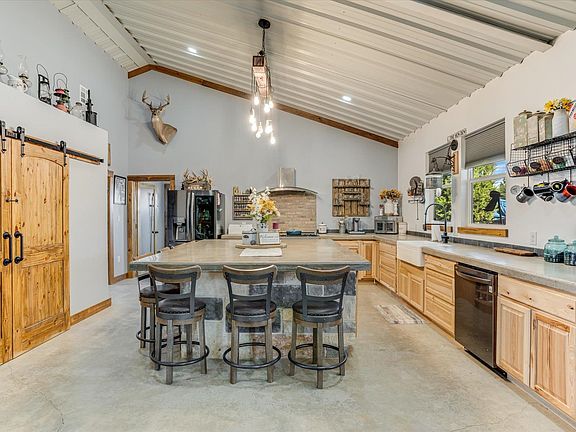 3rd image of 5450 CR 202