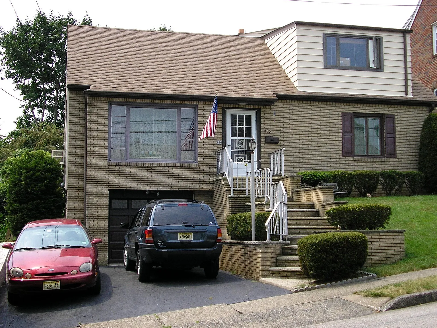 103 Warren St — Photo 1