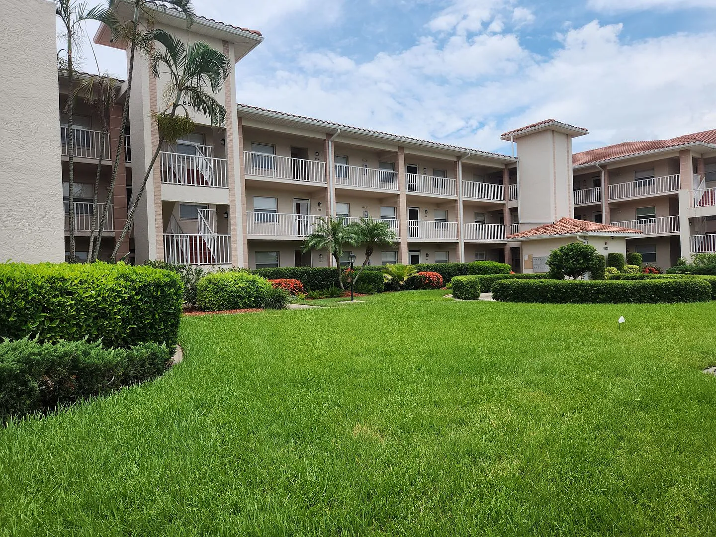 6501 Stone River Road Unit 303 — Photo 2