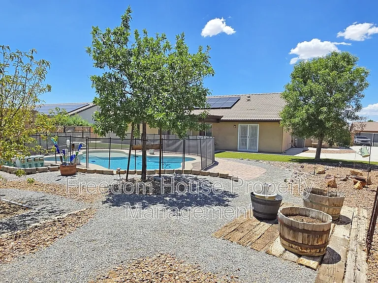 111 Mondale Ct — Photo 57