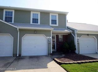9 Birch Ln, Eatontown, NJ 07724