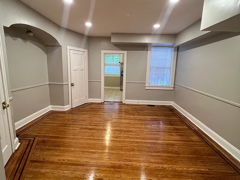 4219 Sheldon Ave — Photo 2