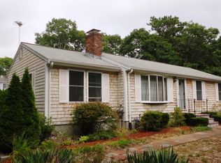 27 Nehoiden Rd, Mashpee, MA 02649