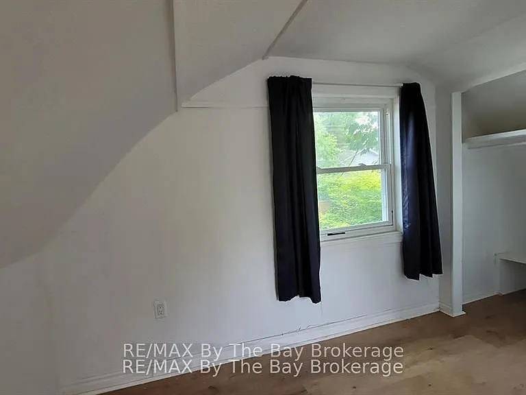 23 Glen St — Photo 24