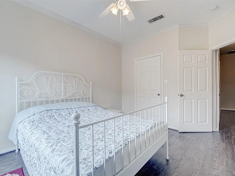 9400 Bellaire Blvd #202 — Photo 26