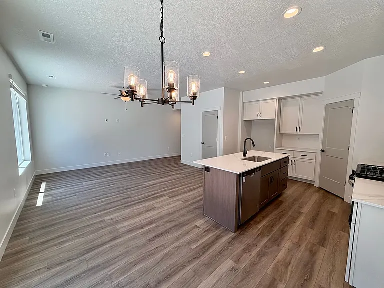 2717 W 2775 N #143 — Photo 5