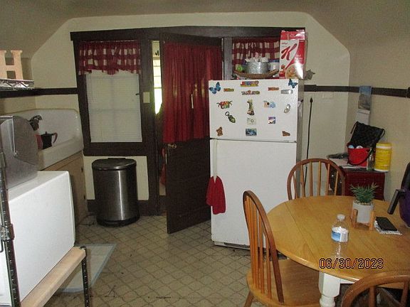 4th image of 4016 Oak Park Ave