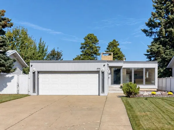 8204 14th Ave NW, Edmonton, AB T6K 1X4