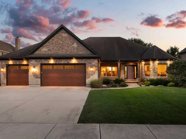 1725 Brian Grant Ct, Downers Grove, IL 60515