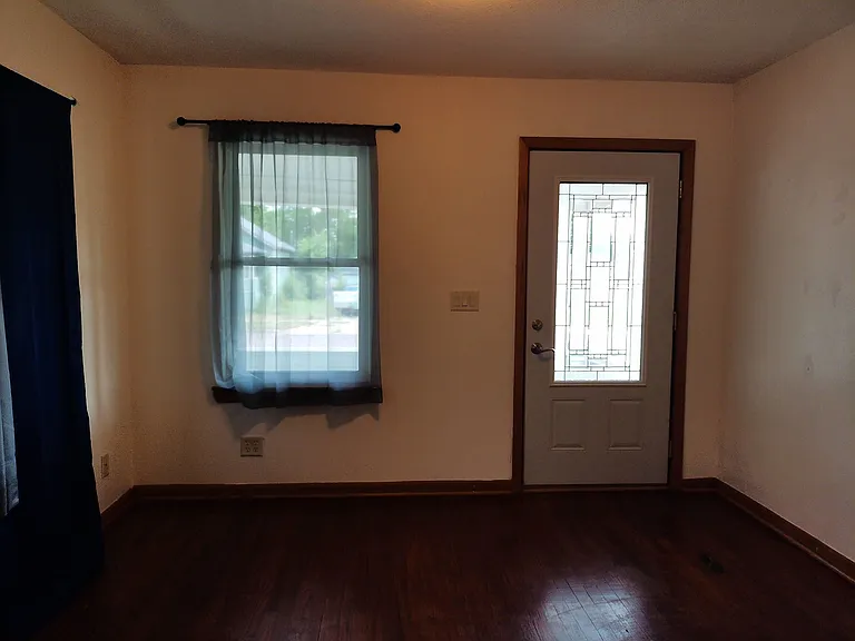 1417 W 3rd St — Photo 2