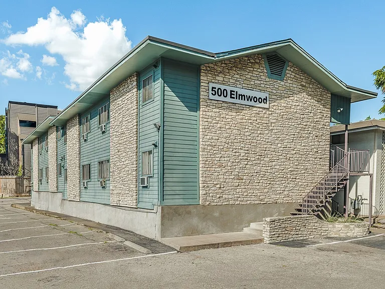 Elmwood Pl. Apts. — Photo 1