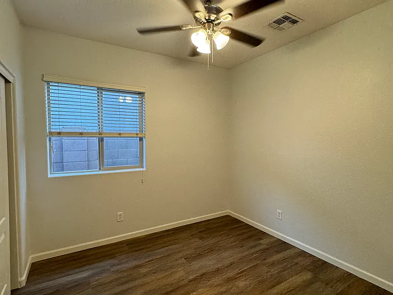 951 E Cherry Hills Dr — Photo 10