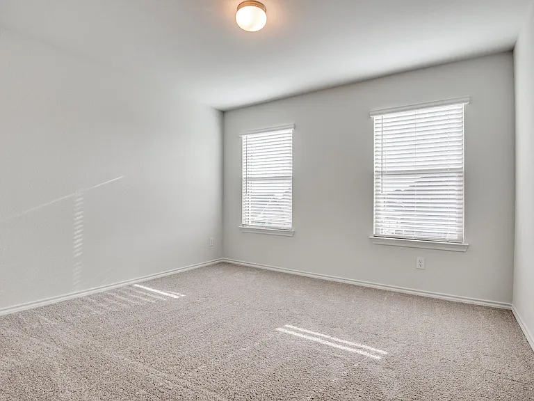 1700 Wayne Ln — Photo 11