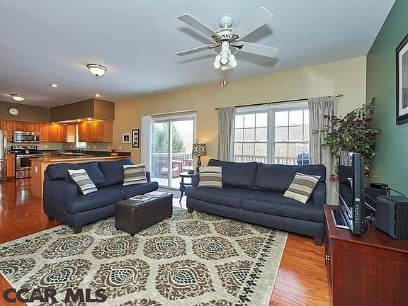 3rd image of 109 Willow Bend Dr