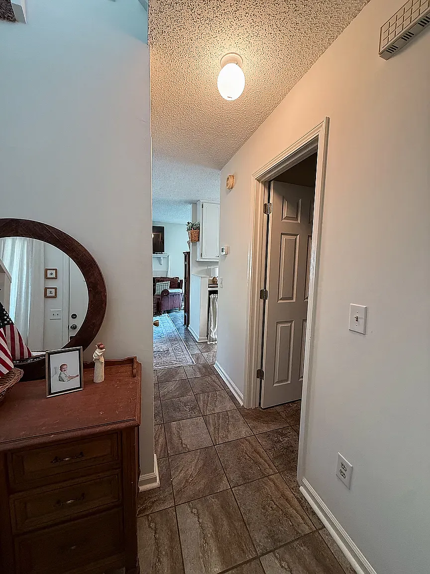 2 bed, 1.5 bath, 1152 sqft, $1,000 — Photo 3