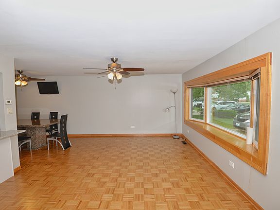 5th image of 55 Jeffery Ln