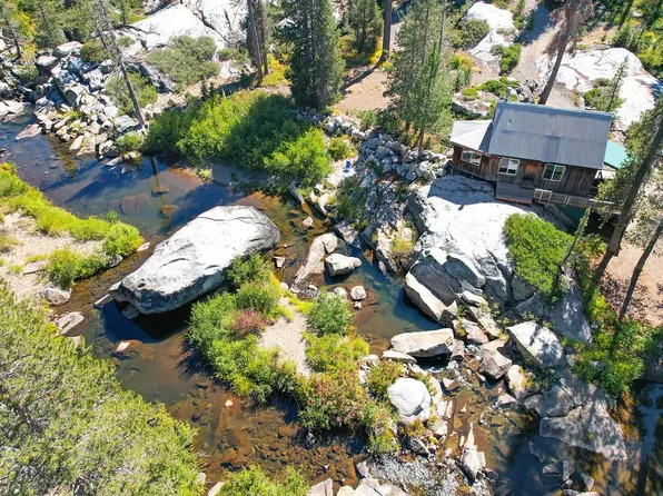 100 S Yuba Dr, Soda Springs, CA 95728