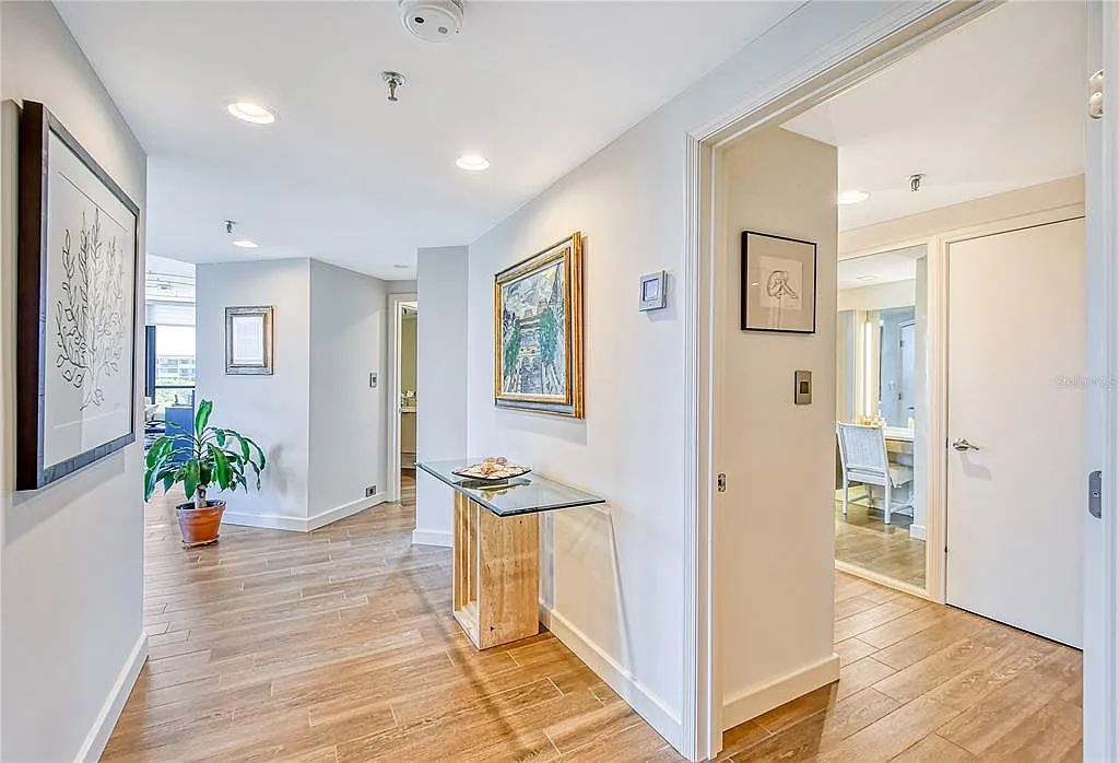 2 bed, 3.0 bath, 2100 sqft, $13,500 — Photo 4