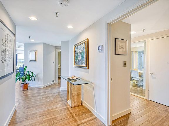 4th image of 1211 Gulf Of Mexico Dr APT 302