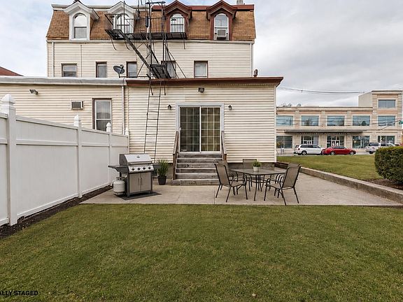 3rd image of 149 Culver Ave #C